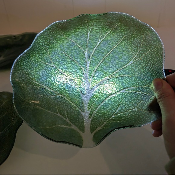 Set of 4 Vintage Green Glass Cabbage Leaf Shaped Serving Dishes Appetizer Plates - Picture 6 of 16